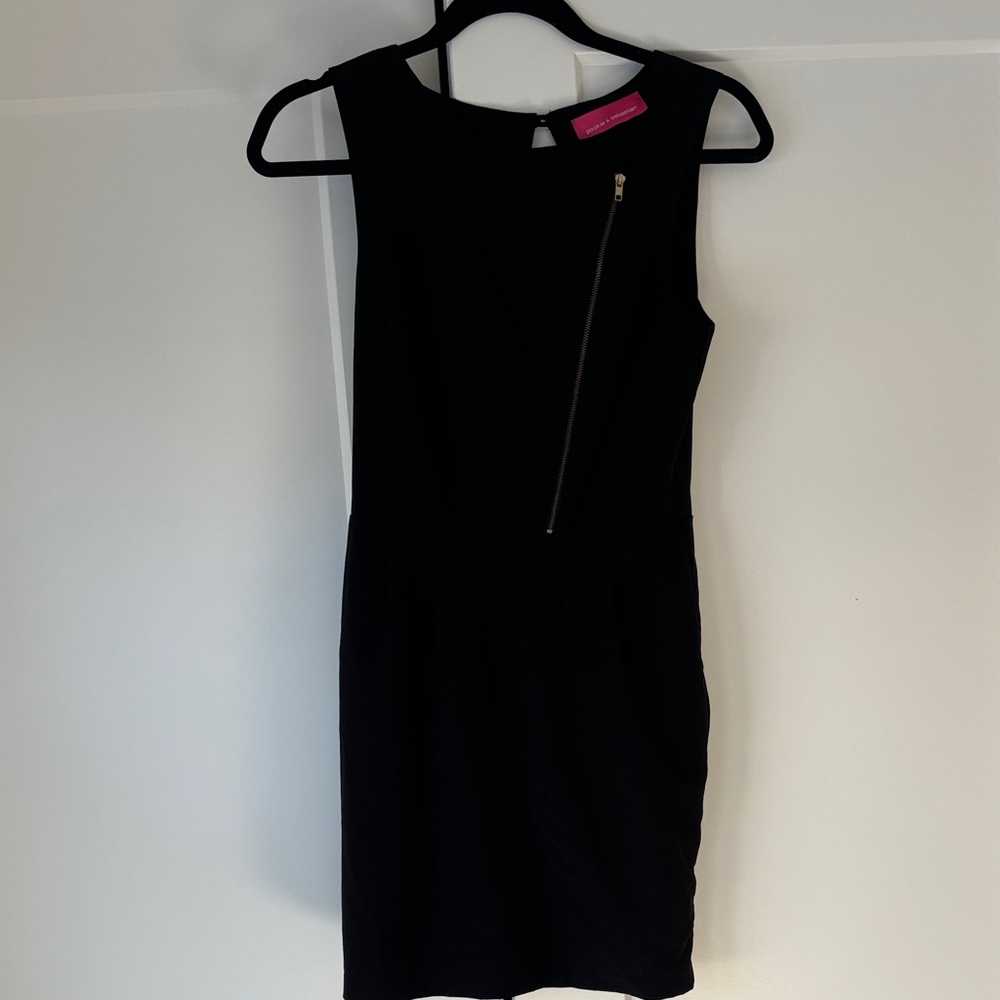 Elegant Black Sleeveless Dress